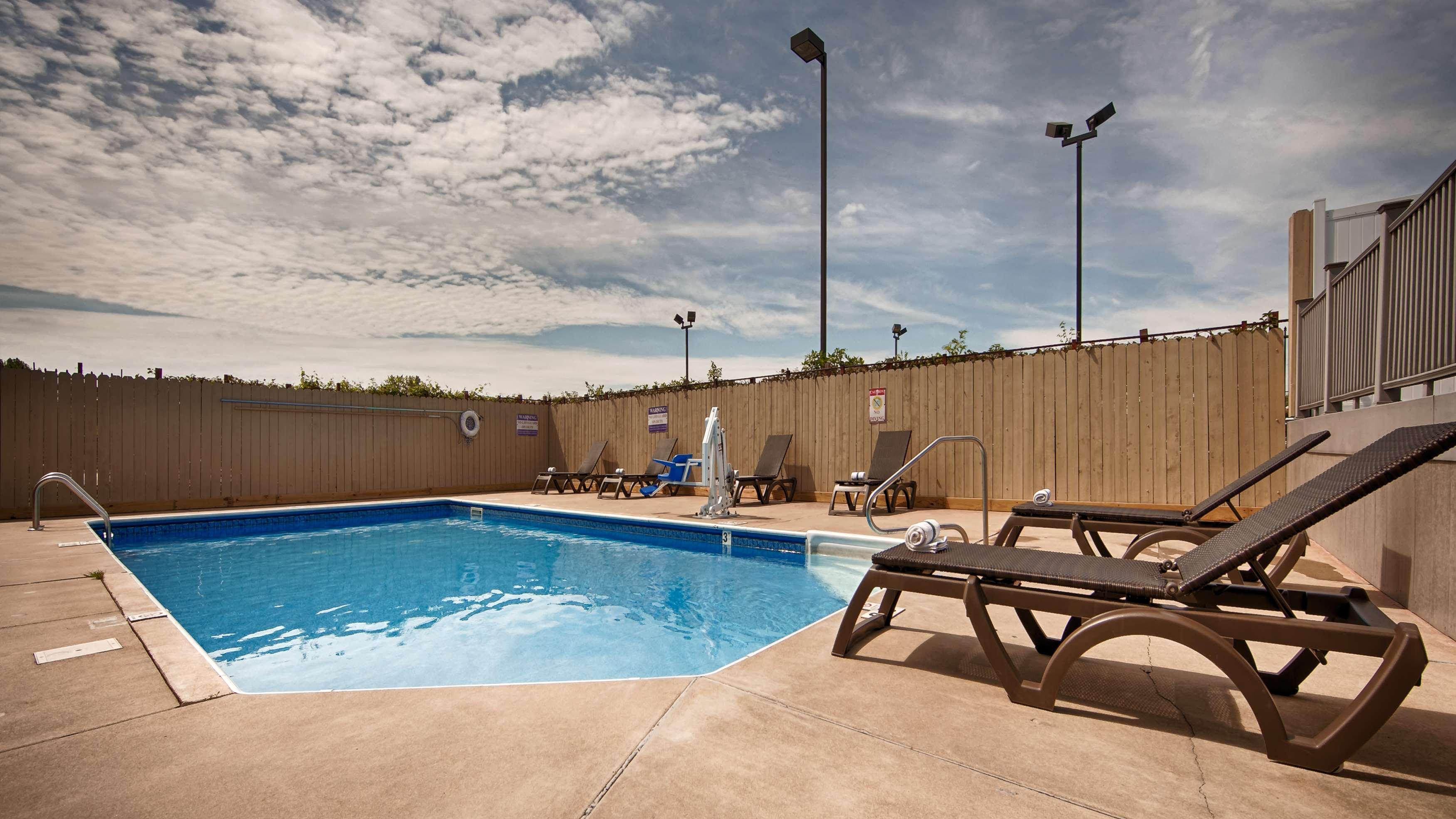 Best Western Crossroads Inn Schererville Exterior photo